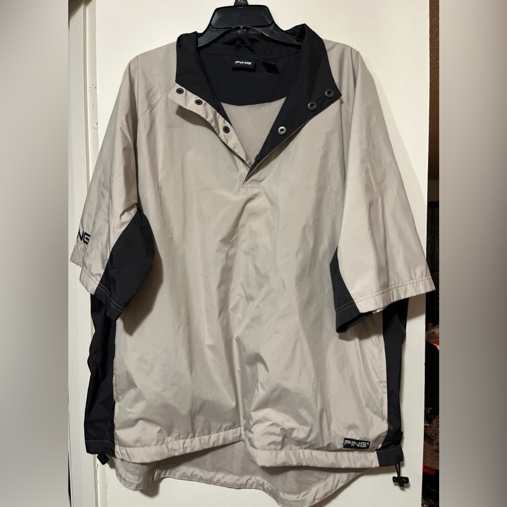 Ping Golf Beige and Black Pullover Short Sleeve Windbreaker Rain Jacket